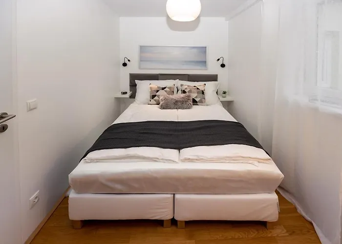 Rooftop Cozy Near Innerstadt With Ac Apartamento *